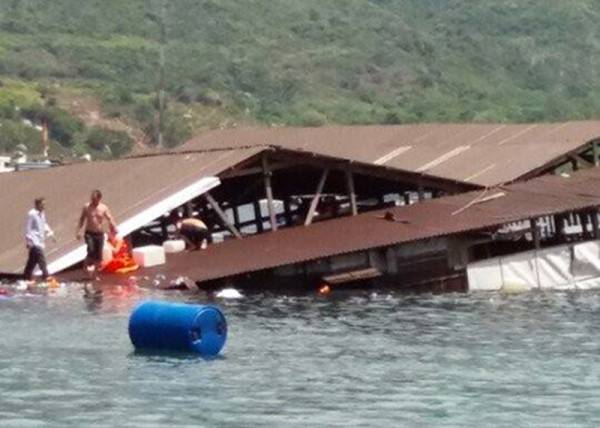 越南水上餐廳竟沉沒！ 300人落水2死 原因待查清 | 文章內置圖片