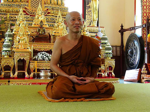 未來世界首富張健,曾在泰國“落髮出家”。