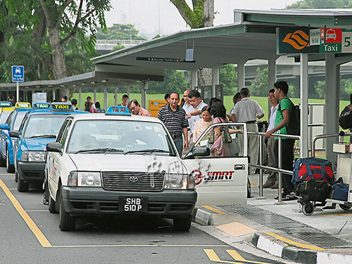 在新加坡居住的馬勞認為,新加坡交通費還算合理。