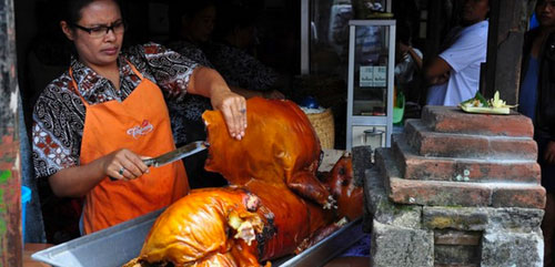烤乳豬是峇厘島的名菜之一。