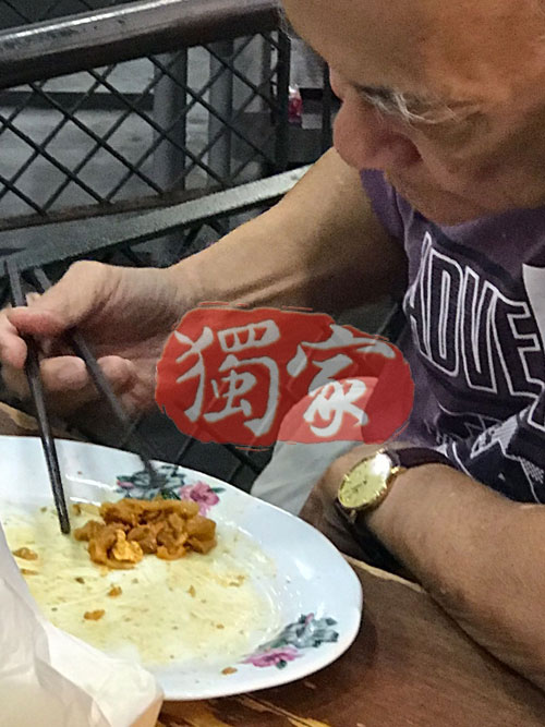 炒粿條味道正宗，深受食客喜愛。 在新加坡也可以嚐到道地的大馬美食。 