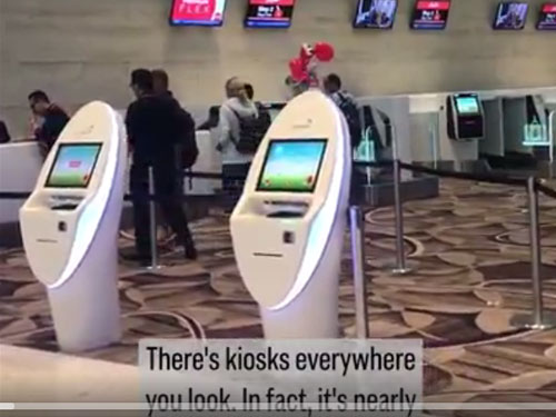 新加坡樟宜機場內有大量自助服務設備，從辦理出境手續之寄放行李，全部自動化，讓遊客驚嘆不已。