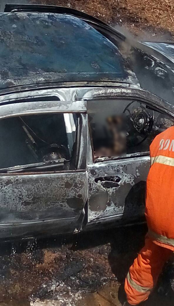 車子不知何故起火，司機連人帶車一起被燒死。