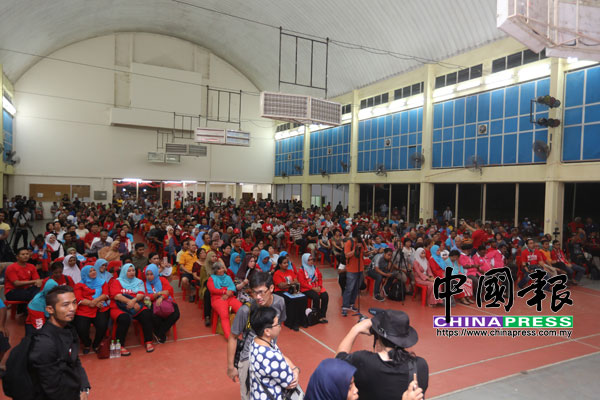 希盟講座吸引許多各族民眾到場,場面人山人海。