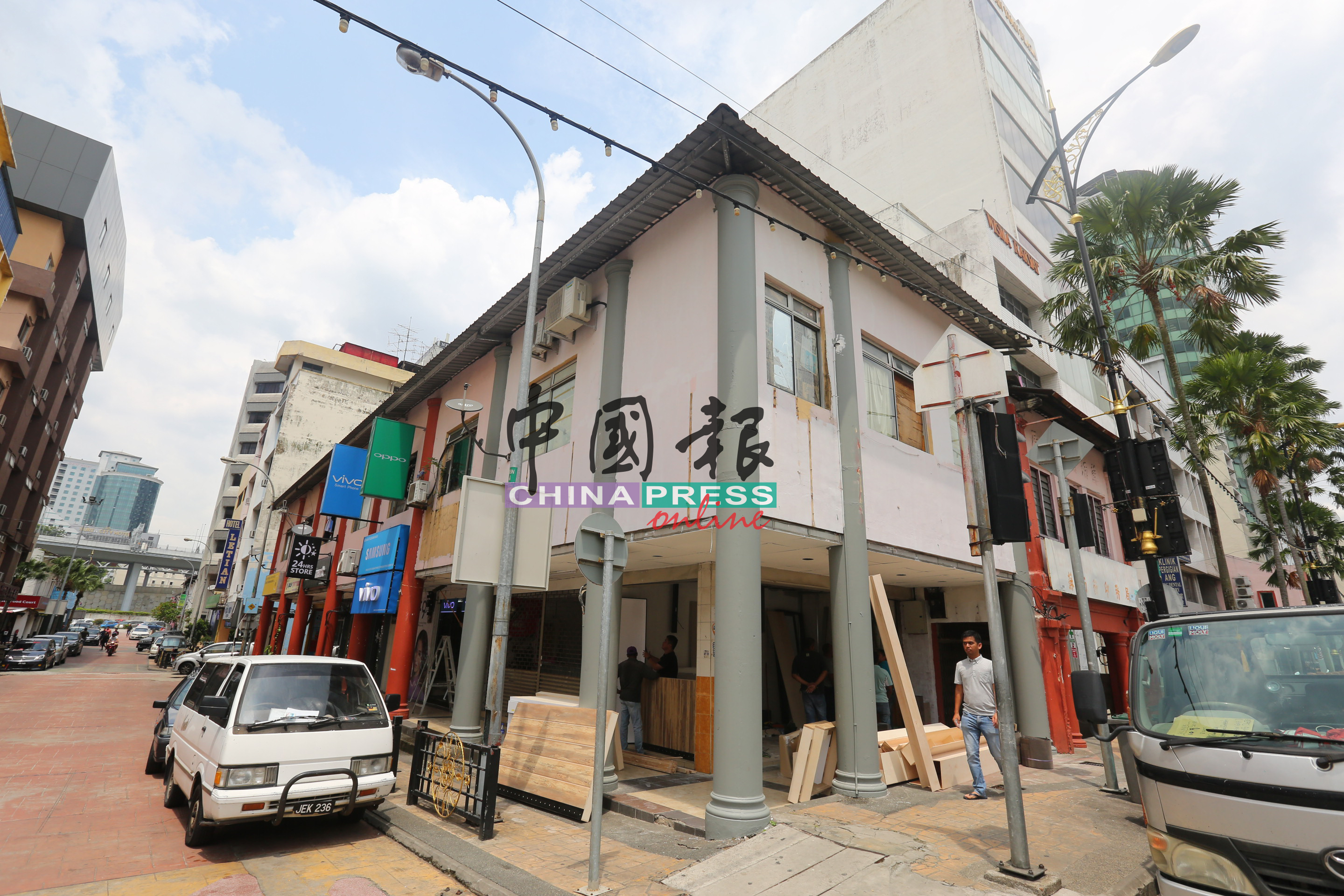 周杰倫代言的手抓餅店，將于本月在新山黃亞福街設分店。