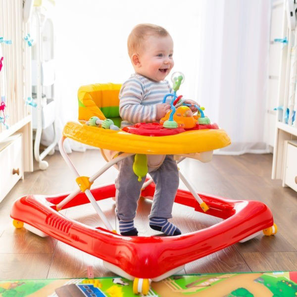 “婴儿学步车”可能对孩子造成伤害。图∕互联网