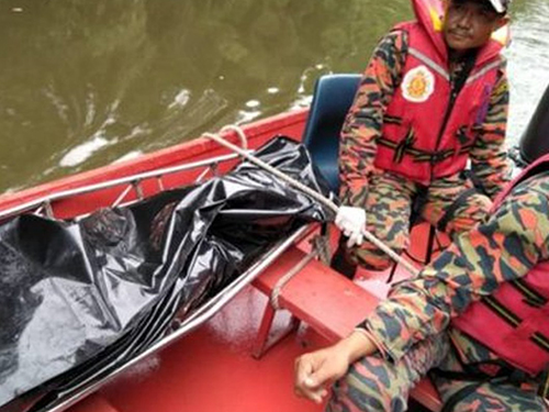 搜寻队在盛传闹鬼河中打捞起死者遗体。