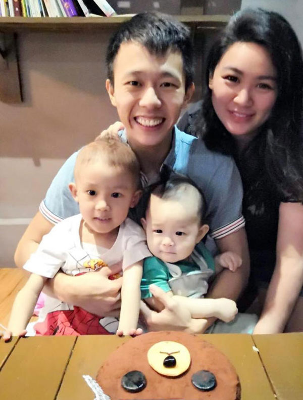 游梓彬近期和家人合拍的全家福,当时他已开始接受化疗。(受访者提供)