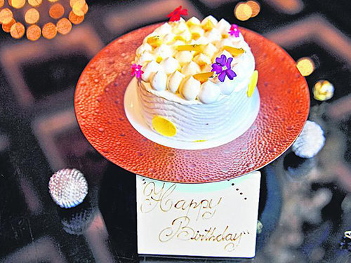 一些餐馆征收“切蛋糕费”,要切自己带来的蛋糕庆祝就要付费。(档案照)