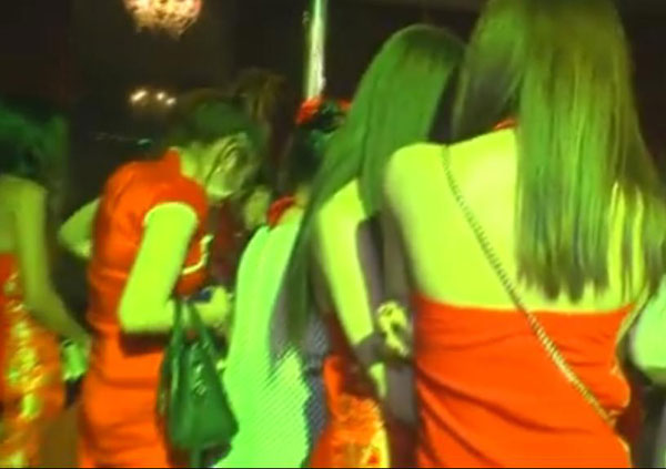 其中落网的14名泰国籍女郎持旅游签证来马卖淫。