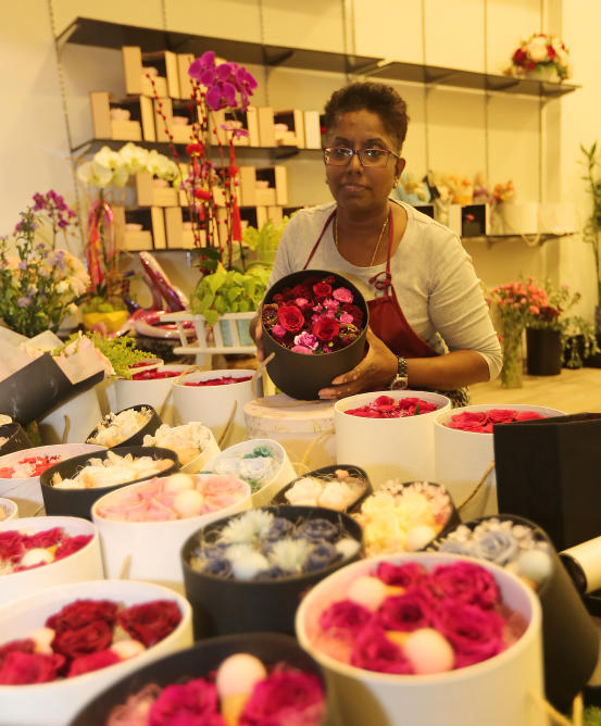 神秘男在情人节向丹绒巴葛一间花店订了999朵玫瑰。（受访者提供）