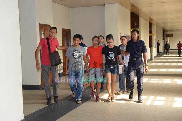 莫哈末亚吉（前排左2）被法庭宣判监禁7个月。