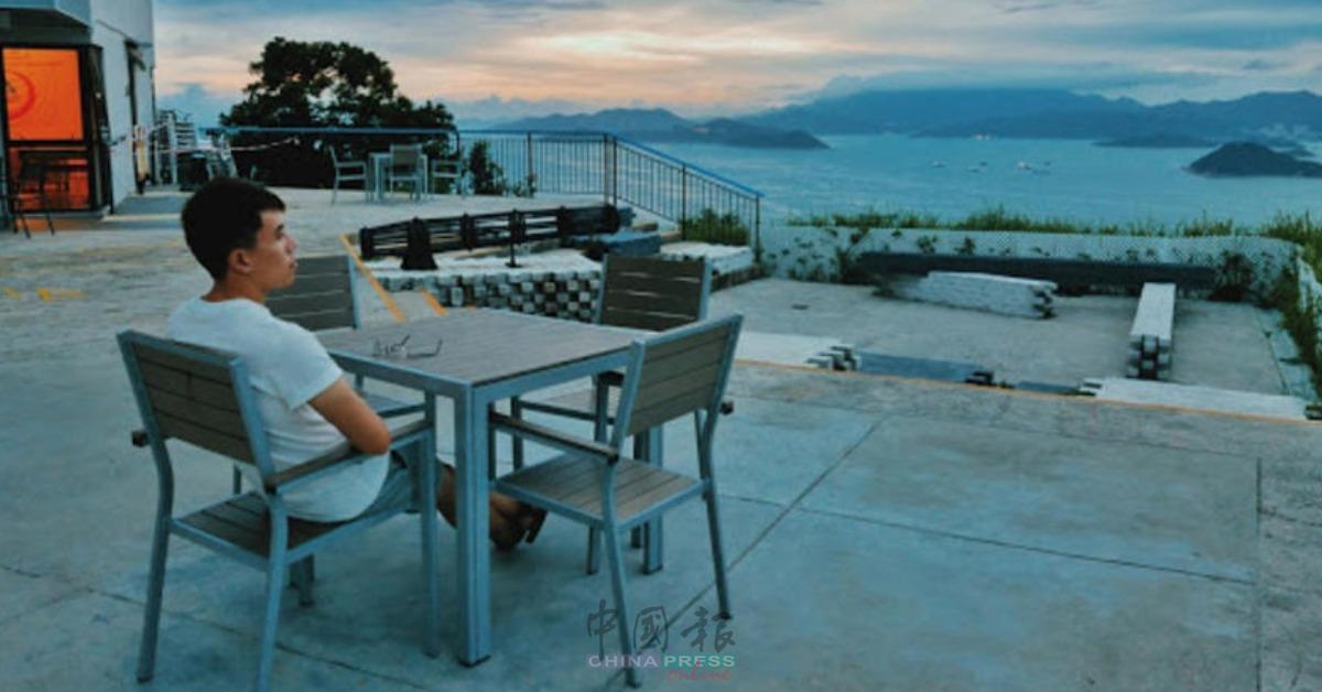 隔日早晨还可坐在户外感受凉风,边享用早餐。