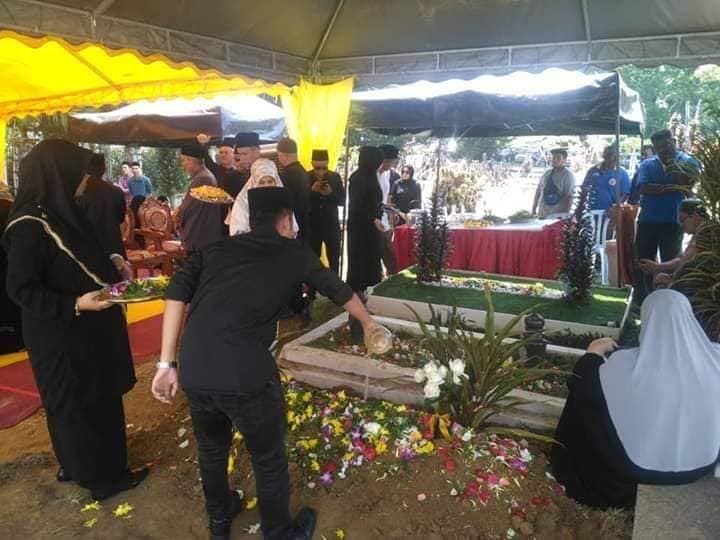 拉惹哈麗瑪頓遺體周日下午安葬在江沙王陵。（圖取自面子書）