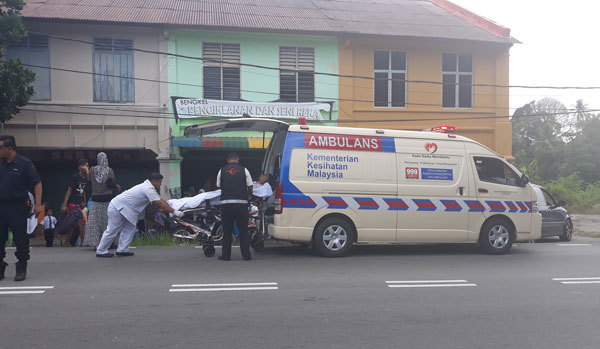 救护车在交通事故发生的40分钟以后才抵达现场。