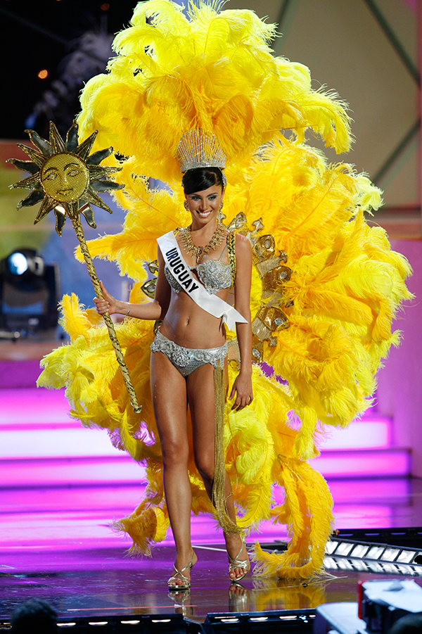 達薇拉於2006年7月18日在美國洛杉磯的環球小姐預賽中時所攝。（美聯社）