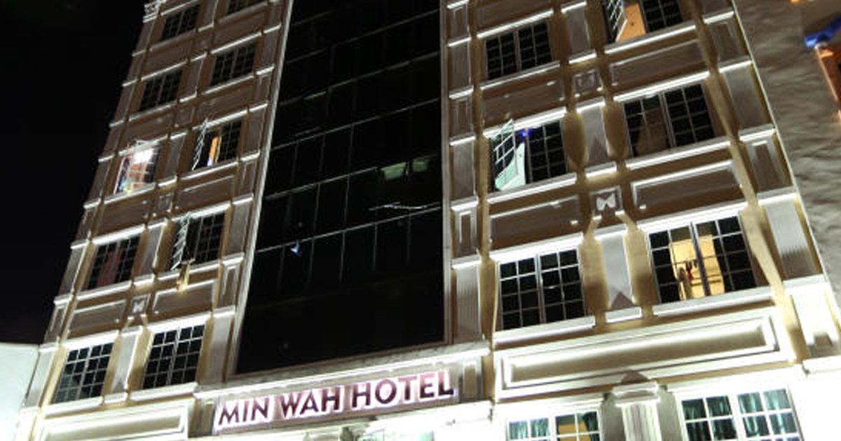 嫌犯与女子到芽笼22巷酒店开房，结果持刀抢劫女子财物。