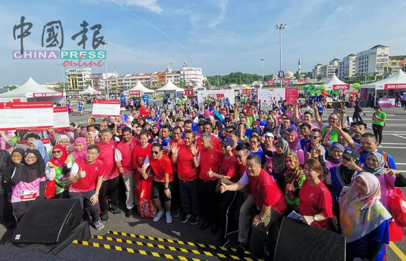 永旺基金会在汝来永旺广场主办的慈善义跑及踏脚车活动，共有847人参与，场面热闹。