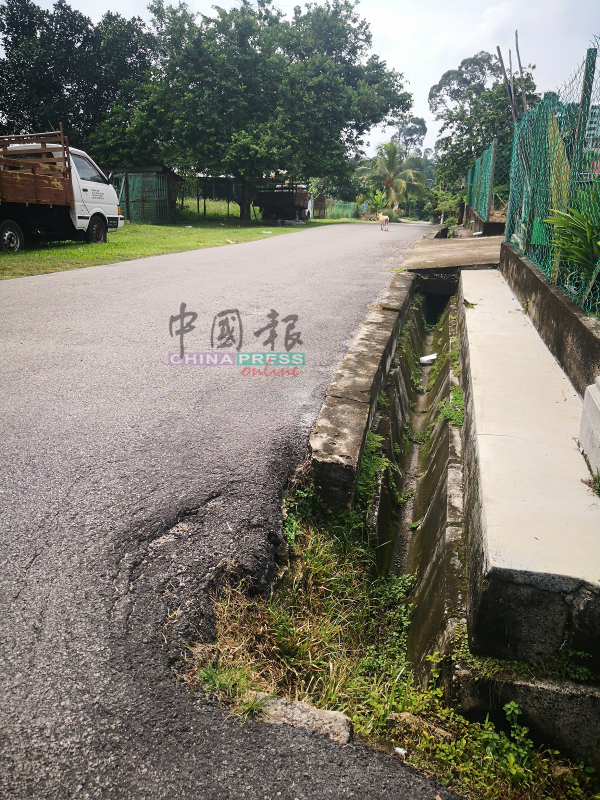 新村内破旧沟渠，将在近期内获得提升。