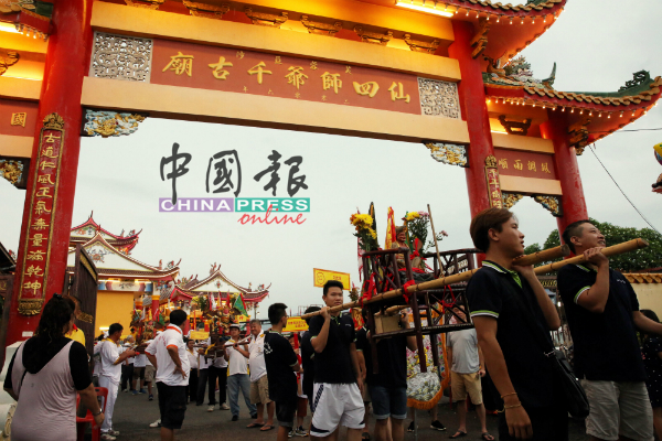 仙四师爷庙举办的众神出游活动，是该庙的一大特色。