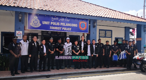 马来西亚防范罪案基金会甲州成员及警方。