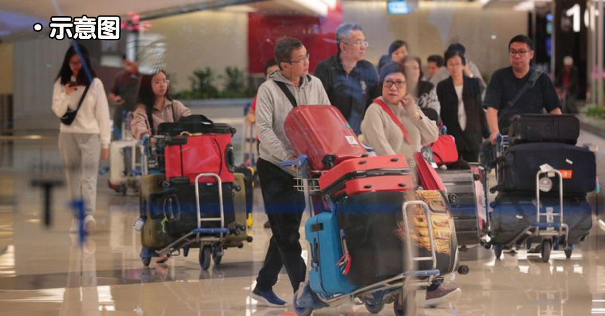 新加坡卫生部接到首起与中国武汉肺炎疫情有关的可疑病例。图为旅客抵步新加坡樟宜国际机场示意图。