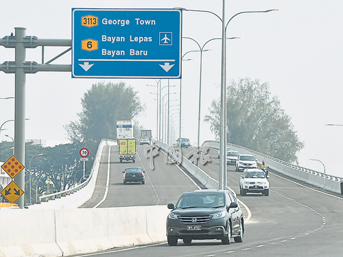 峇六拜沿海高架公路通車，車輛可從峇六拜直通峇都茅。