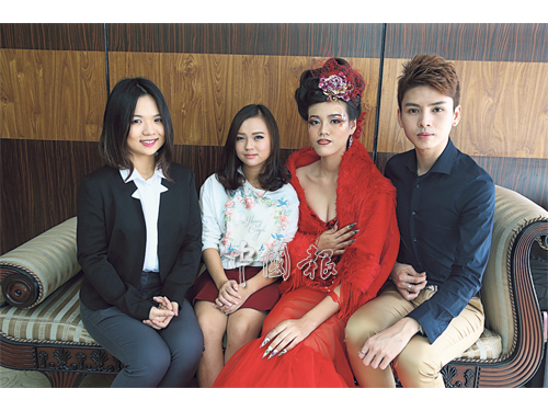 蔡淽雯（左）和Andrin Lim（右）年紀輕輕，已決心視美容與彩妝為重心事業，積極在行業內爭取發展機會。