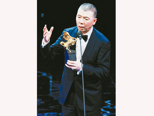  馮小剛以《我不是潘金蓮》，獲第53屆金馬獎最佳導演。  