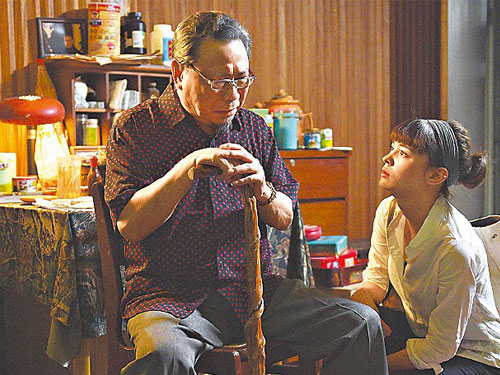 陳松勇（左）演技精湛，在《我們全家不太熟》中與張榕容演祖孫戲時10秒落淚。