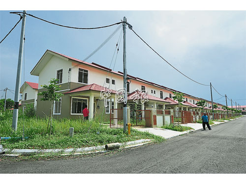 柔州房產界人士建議政府實行開放土著單位措施，將屋業單位全面開放變成自由市場。