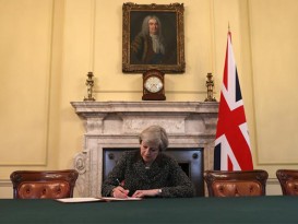 英相簽署信函 正式啟動脫歐