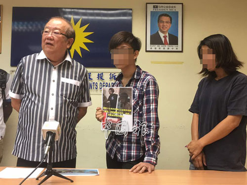  郭女士（右起）瞭解事發經過後，坦承誤會了李先生，倆人在張天賜的見證下，握手言和。