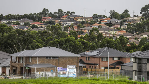 澳洲房價近年來飆漲，工資卻追不上屋價；圖為悉尼發展非常迅速的熱門投資地凱利威爾（Kellyville）。圖：彭博社