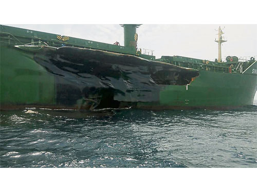 化學油船及散貨船，在柔州東南鎮東北部相撞，造成黑油洩漏污染海面事件。