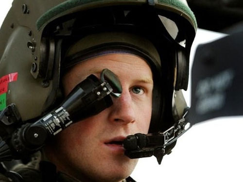  哈里王子在阿富汗服役時，曾駕駛阿帕奇攻擊直升機。（資料圖）