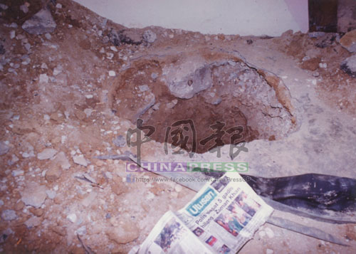 馬玆蘭被摩娜等3人殺害後，被埋在6呎深的坑洞，上層更以水泥封著。