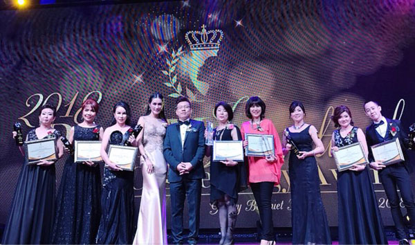 全場最受矚目的「國際美業精英獎」（馬來西亞&台灣）已誕生，獲獎者都是在美業領域裡服務超過20年的經營者。