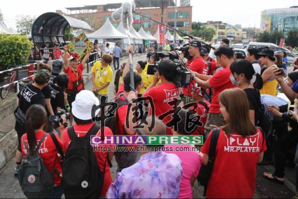 b1ff3c22-6414-485e-9955-e27c385adfe2