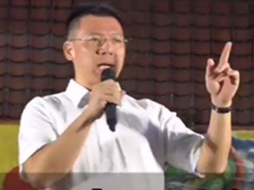 倪可敏在安順的“木蘭之夜”演講。