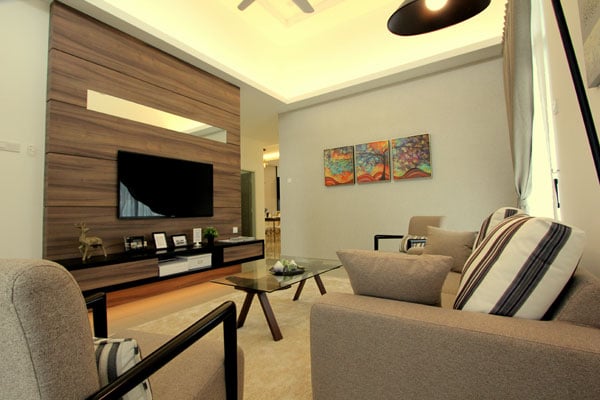 天花板調高的客廳設計，讓人感覺分外明亮及舒爽。