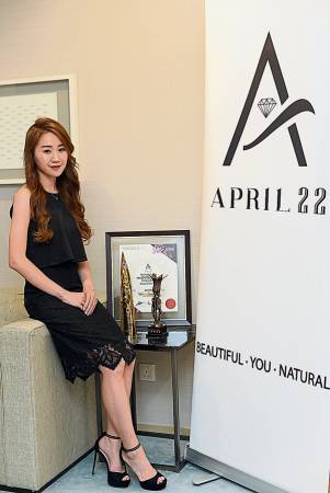 ■伍依婷（Arissa Ng）26歲 ■“April 22”創辦人 ■女力格言：做微商，要努力，要堅持， 還要有一份熱愛。