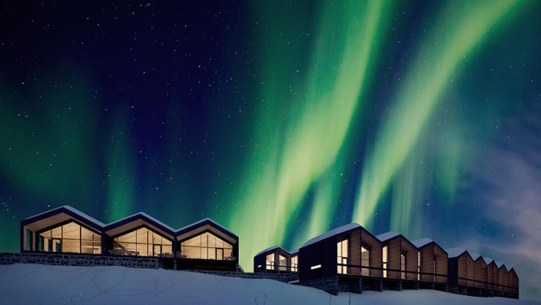 觀賞北極光的最佳方式，莫過於住進聞名於世的玻璃屋。