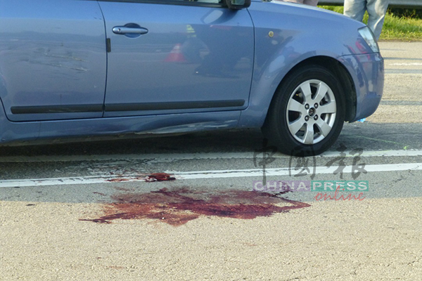 匪徒遭警方殲滅,現場留下斑斑血跡。