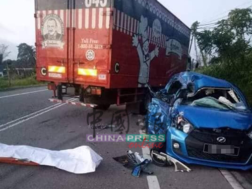 邁薇與羅厘相撞后,轎車司機當場身亡。