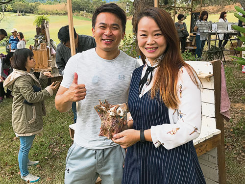 去年，叶秀贞到台湾参加灰熊绿市集。 