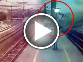 台湾普悠玛列车脱轨 惨剧瞬间视频曝光