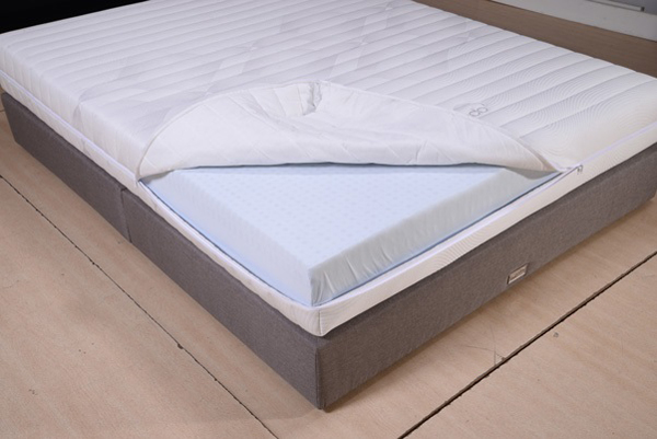 Slumberland Crescendo的床褥套是采用拉链设计，放便随时拆除清洗。