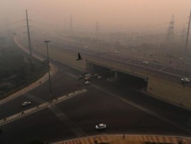 新德里空气污染恶化 政府实施3天卡车禁令
