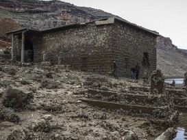 土耳其水坝溃堤 古老乡村重见天日